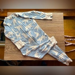 Sweet Bamboo 6-12 month blue and white polar bear double zipper onesie pajamas